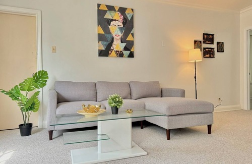 Forest Hill South House | *Exquisite Home in Prime Forest Hill*