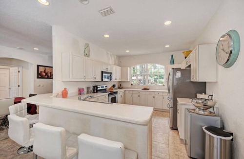 Palma Sola House | Exquisite modern home with pool - 10 min to beach