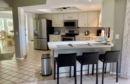 Englewood House | Exquisite Private Estate,Heated Pool and Hot Tub ,Minute to few beaches.