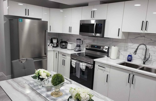 Beaumont House | Exquisite suite in Beaumont!