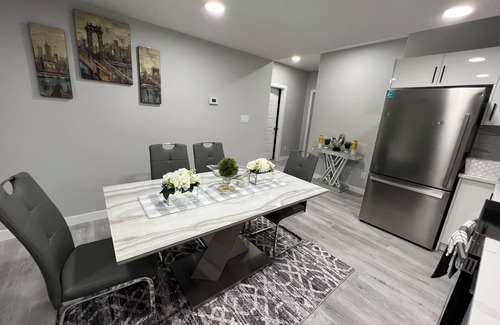 Beaumont House | Exquisite suite in Beaumont!