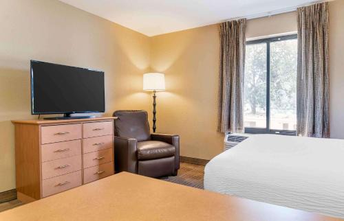 Warren Hotel | Extended Stay America Select Suites - Detroit - Warren