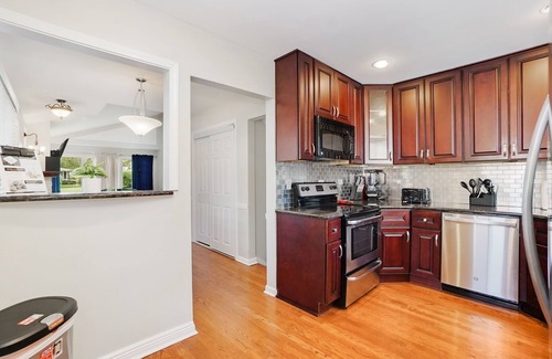 Northbrook House | Extended Stay Northbrook FHS Rental