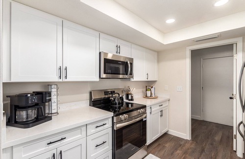 North Center Revitalization Association House | Extended Stay Ready – Spacious 3BR w/Private Backyard