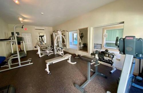 The Bight Apartment | Extra spacious oceanview condo 5 min from pristine beach