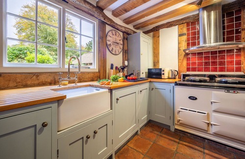 Lavenham Apartment | Extraordinary 15th century timber framed cottage in famous Medieval village - The Tryst