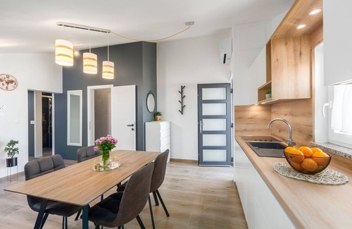 Spadici Apartment | Extravagant flat just 250 metres from the beach with private balcony, barbecue, WiFi