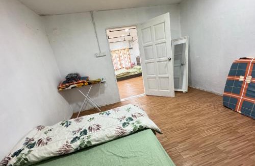 Kampung Ru Muda House | Eyka Studio Roomstay