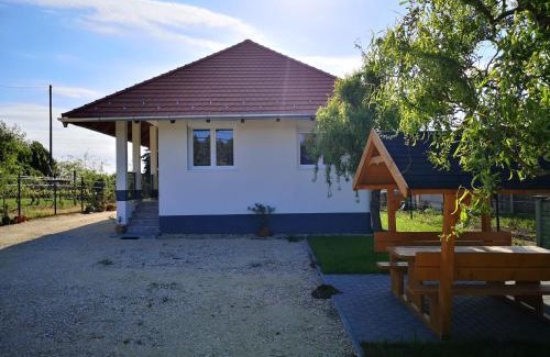 Sarvar Apartment | Ezüstfenyő Vendégház