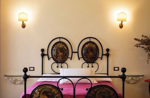 Zona LVIII Prima Porta Bed & Breakfast | Ezedra Room in Domus Anson Slj is ideal for those who love romantic places