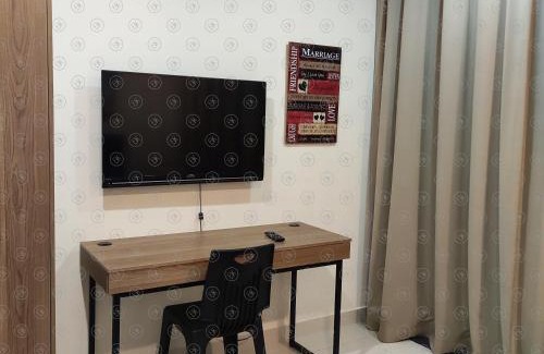 Batu Lintang Hotel | EzyStay Kozi Square LD Legenda Regatta Suite