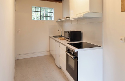 Troyes Apartment | F1 city center, quiet, charming, wifi