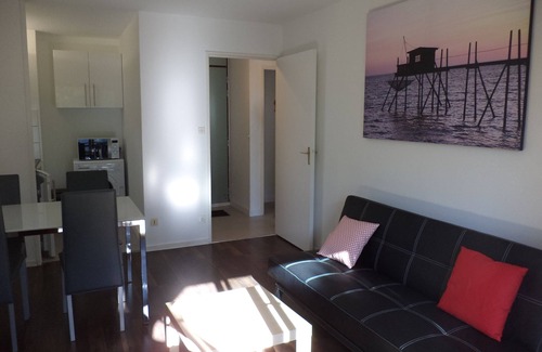 Hopitaux-Facultes Apartment | F2 in residence with pool in Montpellier