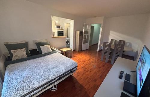 Guyancourt Apartment | F3 avec balcon 5 min gare SQY et Parking gratuit
