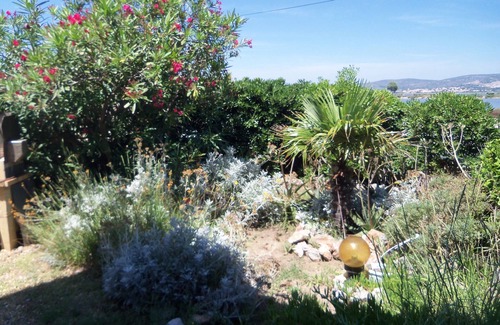 Frontignan House | F3 on the ground floor of a beach house 50m