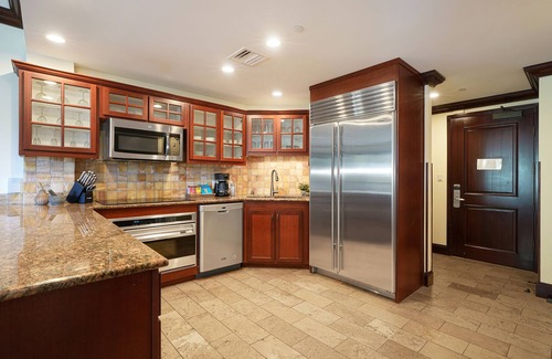 Wailua Condo | F302 - Amazing Location! Modern, Clean Furnishings - Sleeps 6 in AC Comfort!