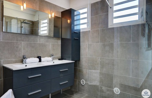 Saint-Andre Villa | F6 – Villa Alice*** – Swimming Pool – St-André