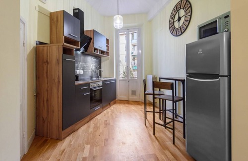 Careggi Rifredi Apartment | Fabbroni 3 bedrooms in Florence by Mmega