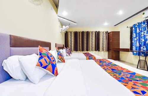 Navrangpura Hotel | FabExpress Poonam Palace