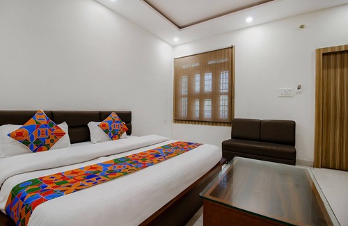 Goharganj Hotel | Fabexpress Yuvan