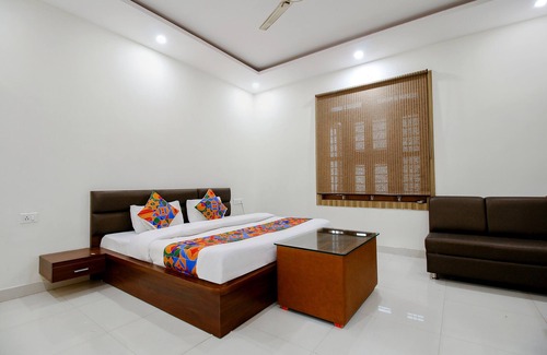 Goharganj Hotel | Fabexpress Yuvan