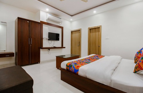 Goharganj Hotel | Fabexpress Yuvan