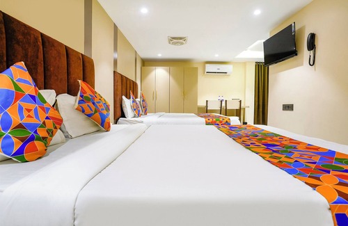 Dharavi Hotel | Fabhotel Dolphin Residency