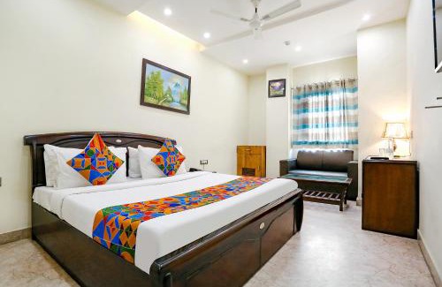 Wazirpur Hotel | FabHotel F9 NSP - Near Pacific Mall Pitampura