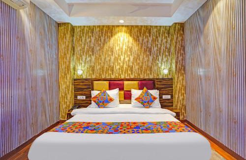 Patel Nagar Hotel | FabHotel Galaxy - Nr Patel Nagar Metro