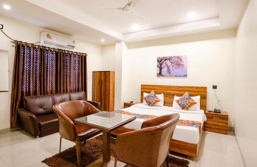 Daulatabad Hotel | FabHotel Leo Pride