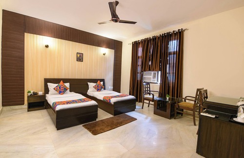 IMT Manesar Hotel | Fabhotel Next Home Prime