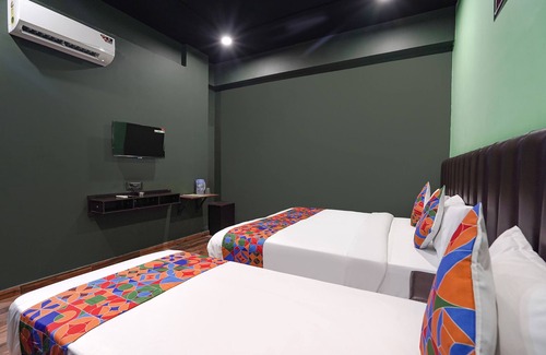 Surat Hotel | Fabhotel Niraant