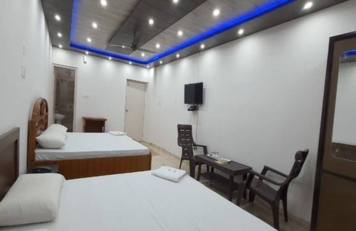Kalka Hotel | Fabhotel Pinjore Holiday Home