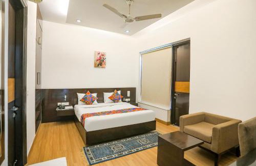 DLF Phase 3 Hotel | FabHotel Rivlet Residency