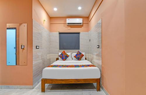 Kolkata Hotel | FabHotel The Ax Inn