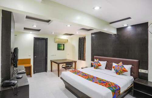 Patel Nagar Hotel | FabHotel Trio Continental Patel Nagar