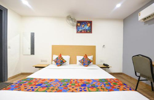 Janakpuri Hotel | FabHotel Twamev