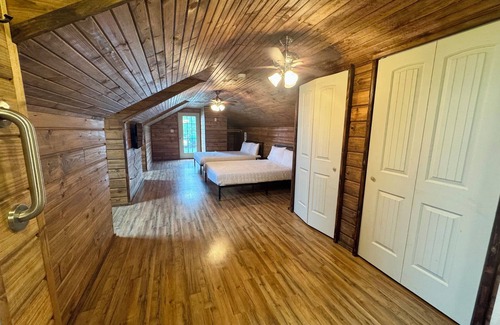 Eufaula Cabin | Fabulous 3-bedroom Lake lodge with AC in charming Eufaula