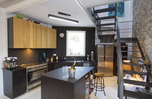 Thissio House | Fabulous 3 Storey House with Amazing Acropolis Views In The Heart of Athens