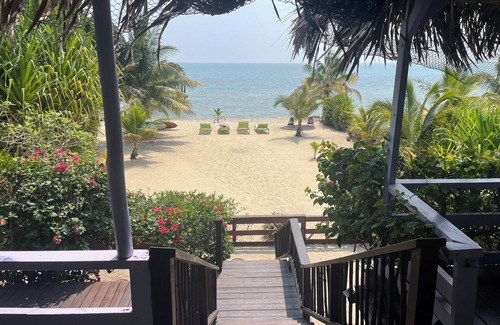 Placencia Villa | Fabulous OCEANFRONT Villa in Maya Beach w/Overwater Dock + Kayaks, SUPs & More!