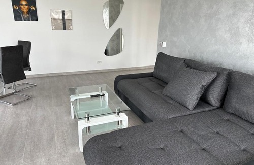 Militari Apartment | Fabulous Penthouse Lakeview W20