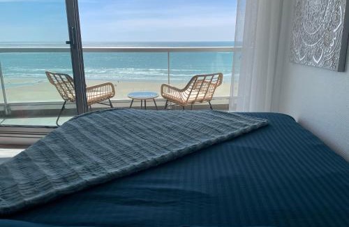 Les Sables d'Olonne Apartment | Face Mer vue d'exception Studio rénové au 9ème étage