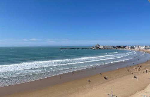 Les Sables d'Olonne Apartment | Face Mer vue d'exception Studio rénové au 9ème étage