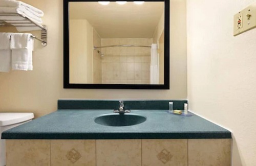 Williamsville Hotel | Fairbridge Inn Express Buffalo Airport Williamsville