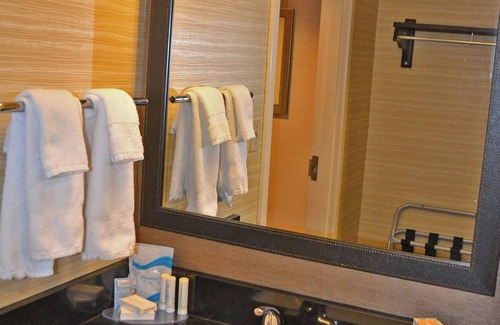 Heather Gardens Hotel | Fairfield Inn and Suites by Marriott Denver Aurora/Medical Center