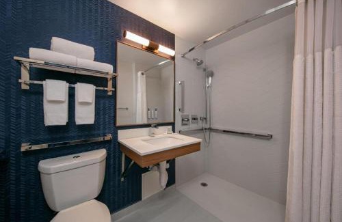 Queens Hotel | Fairfield Inn by Marriott JFK Airport