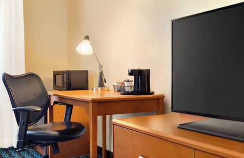 Maumee Hotel | Fairfield Inn & Suites Toledo Maumee