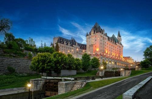 Byward Market - Parliament Hill Hotel | Fairmont Chateau Laurier