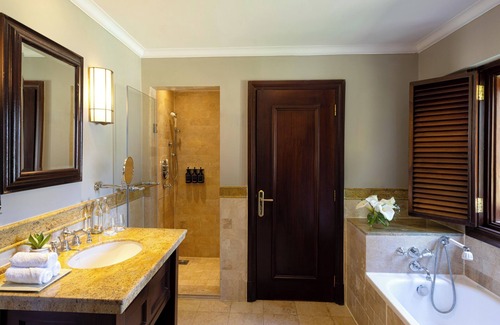 Nanyuki Hotel | Fairmont Mount Kenya Safari