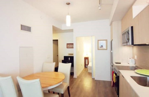 The Peanut Condo | Fairview Mall& Don mills Subway longterm 2+2Condo